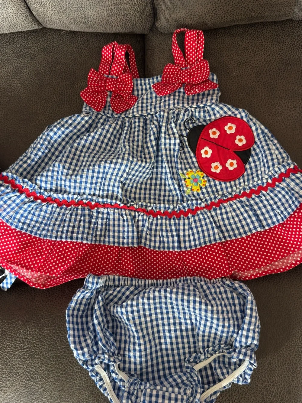 Bundle of 4 Outfits - Size Girls 12 Months -